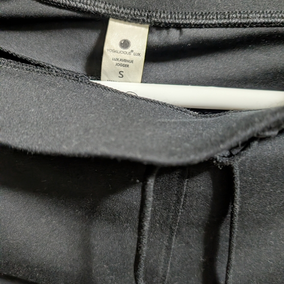 Yogalicious woman's Black Joggers - Picture 3 of 4